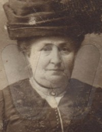 JudithStand.jpg JudithStand.jpg